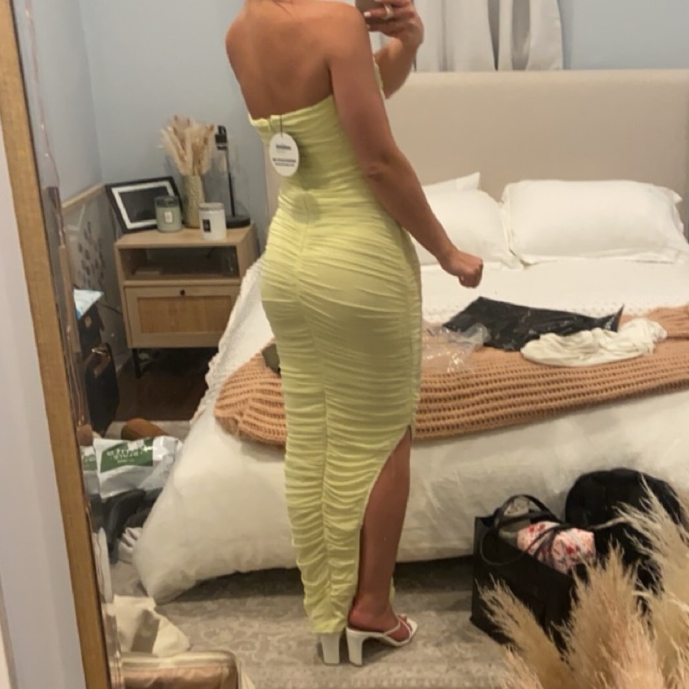 Elegant Yellow Strapless Wedding Dress - Picture 4 of 5